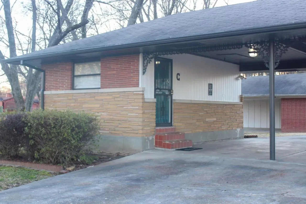 Cozy Studio Near Graceland And Kitchenette With Free Parking Memphis 0*,  United States